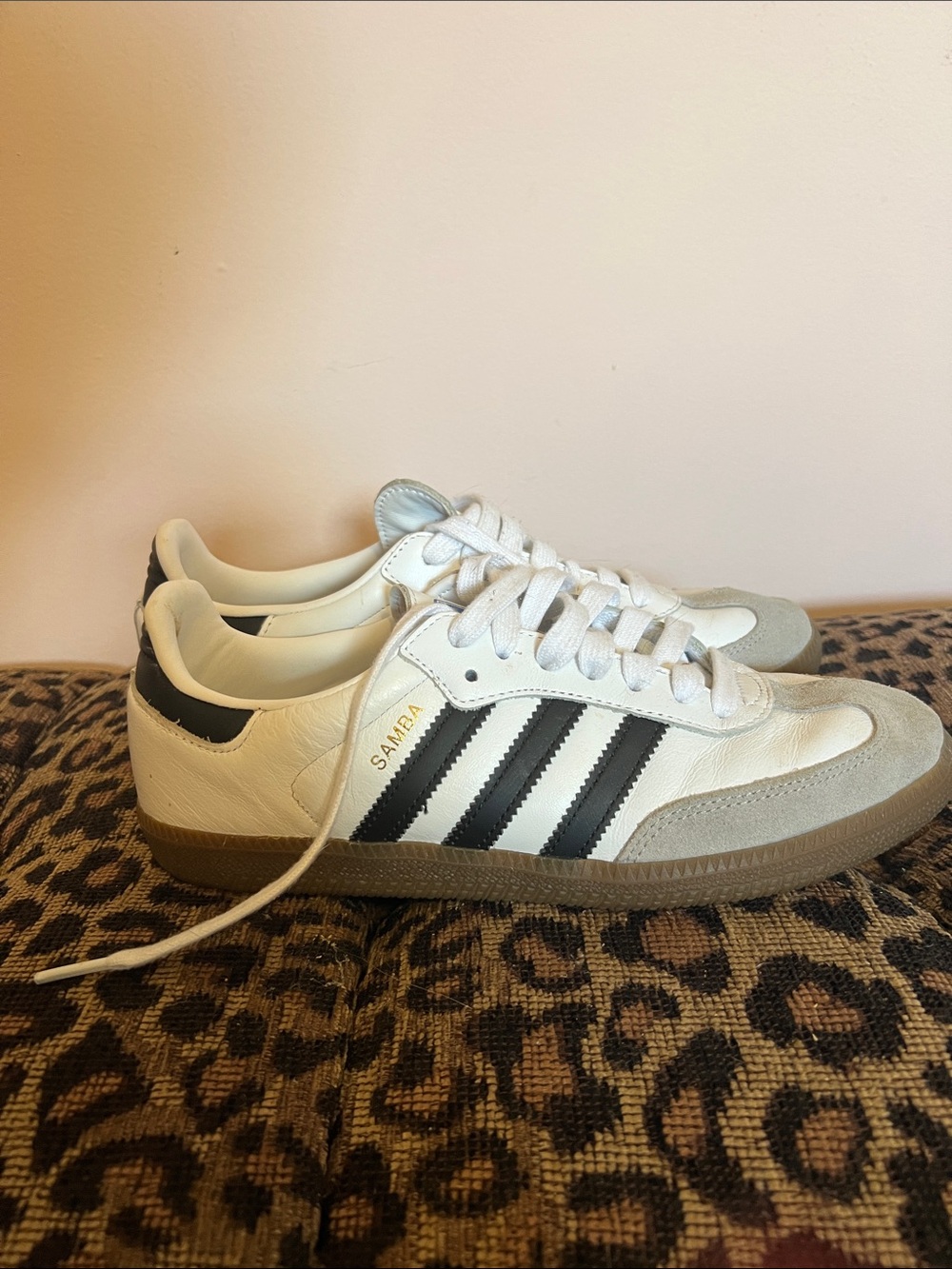 adidas Samba Women’s 7.5 White Black Leather & Suede Sneakers
